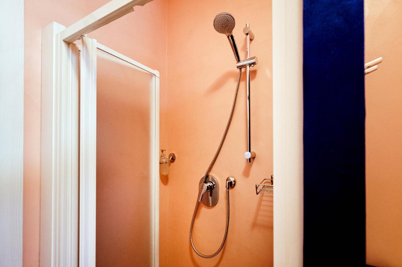 Blue Loft - The House Of Travelers Apartment Como Bagian luar foto